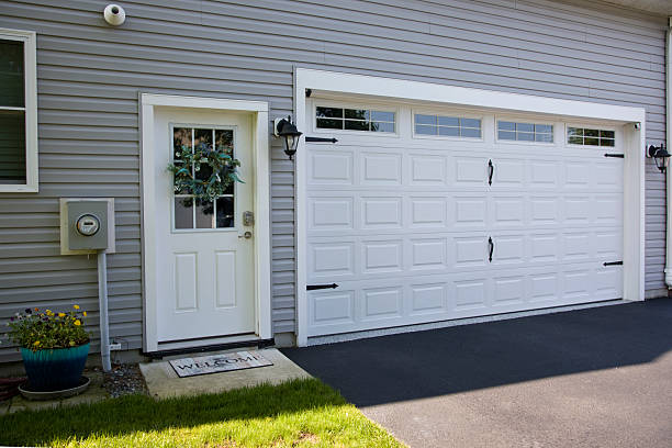 24/7 Emergency Garage Door Panel Replacement experts in Rains County County, TX